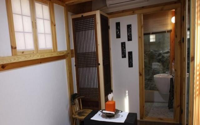 Boutique Hanok Domus Suae