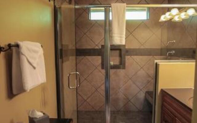 Couples Paradise - Hocking Hills