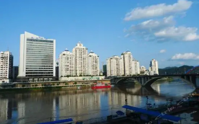 Lijing Hotel (Qilou city three general store)