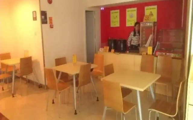 7 Days Inn Guangzhou Fangcun Jiaokou Subway Station