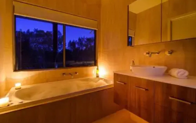 Ana Mandara Luxury Bed & Breakfast