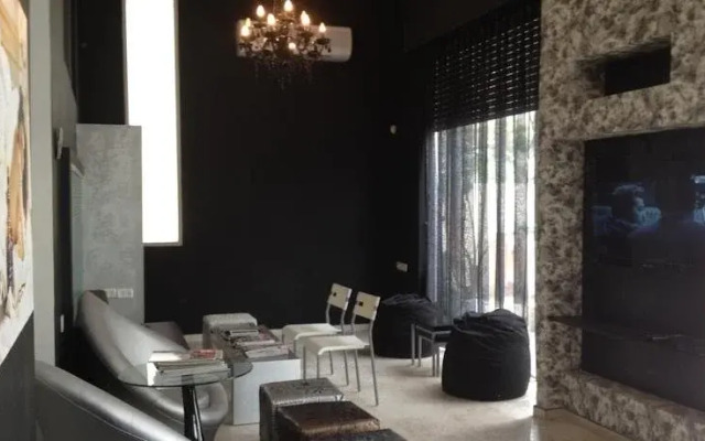 Black&Wild Boutique Hostel