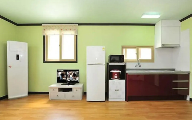 Samjung-gol Grassfield Pension