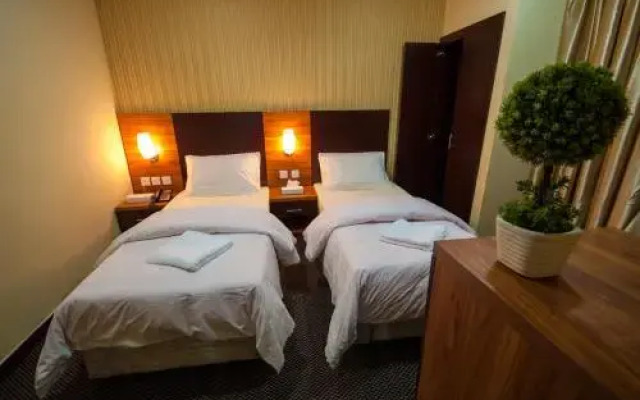 Oyo 184 Central Paris Hotel