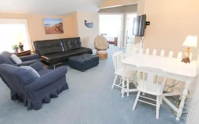 DaySea - 4 Br home by RedAwning