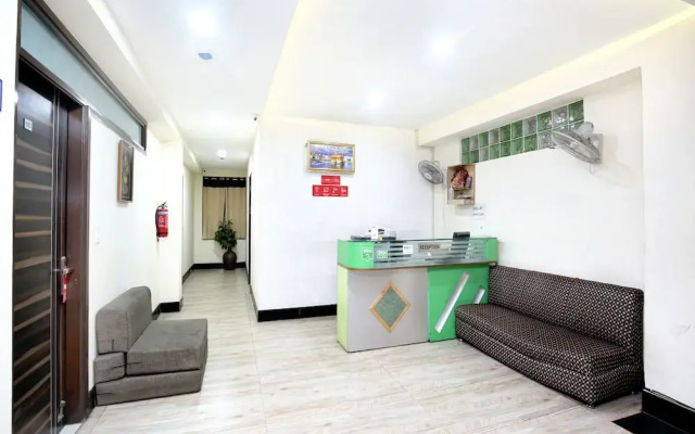 OYO 15030 Hotel ESS PEE Grand
