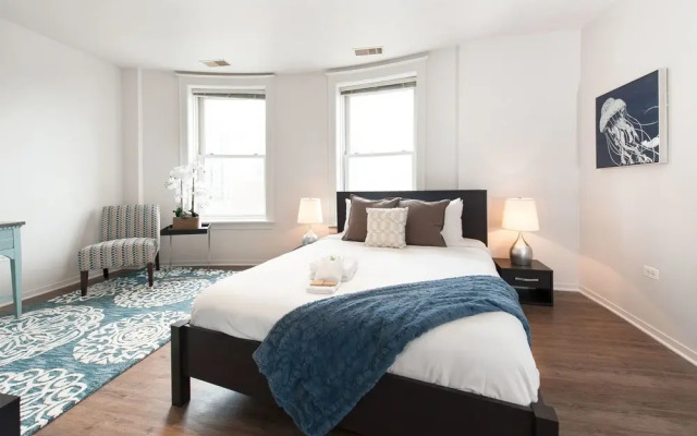 Classic South Loop Suites by Sonder