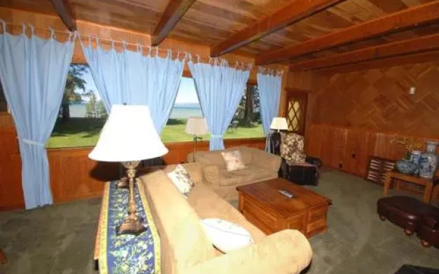 Lakeview Avenue Holiday home