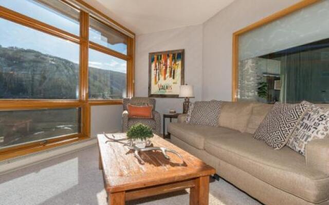 River Bank Lodge 2924