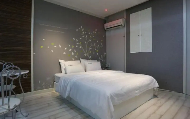 Goodstay Bandi Hotel