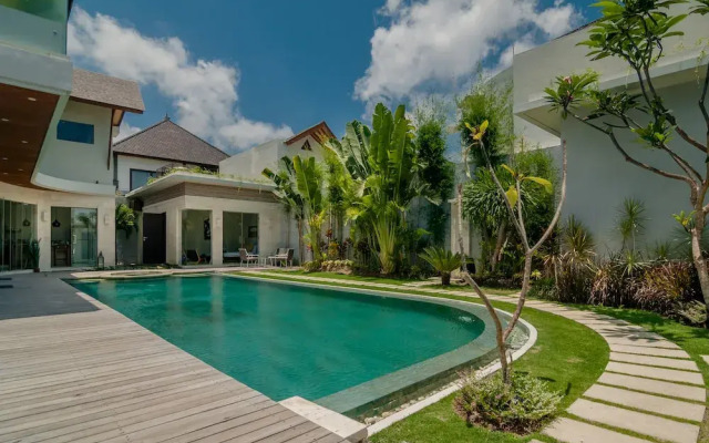 Villa Cloud Nine And Belle Seminyak