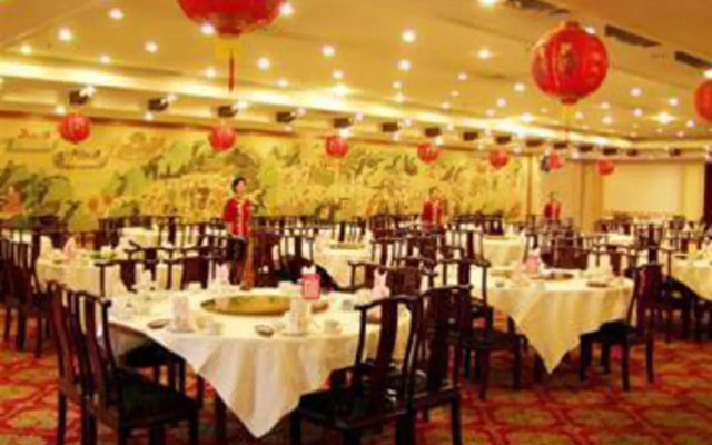 Lily Hotel