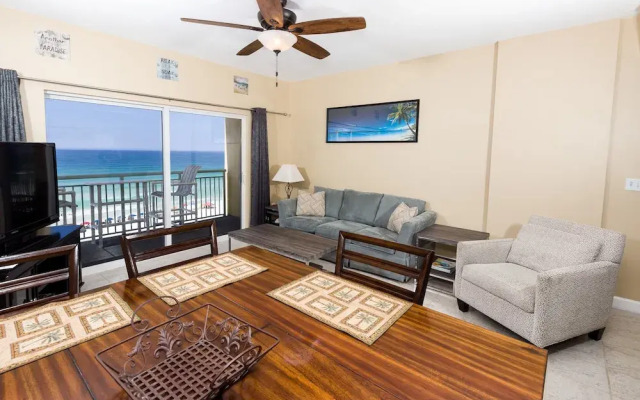 Pelican Isle 609 by RedAwning