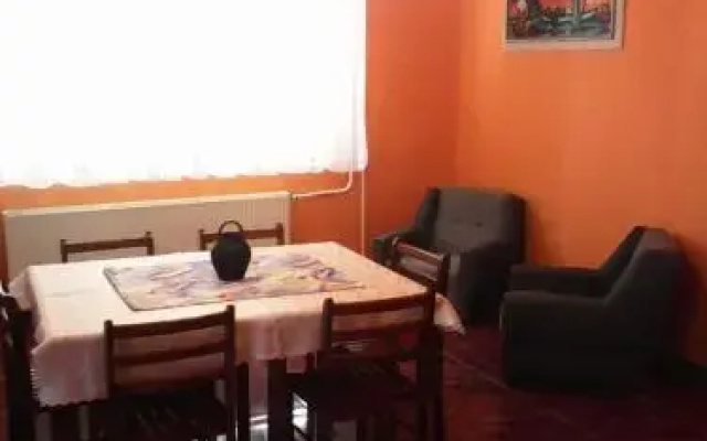 Babérliget Apartmanház