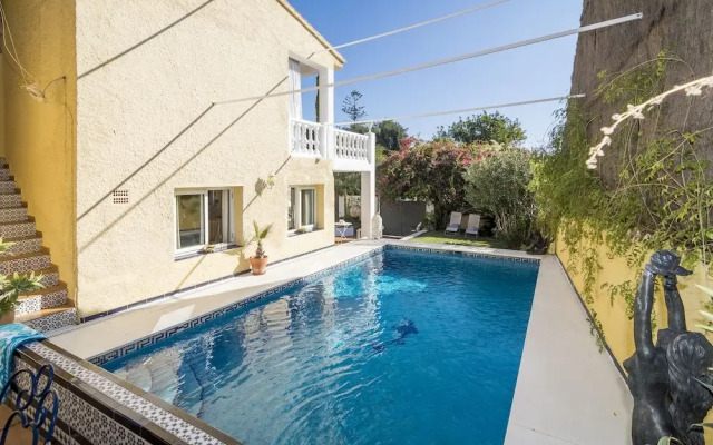 LG-Private villa and pool 100m to beach