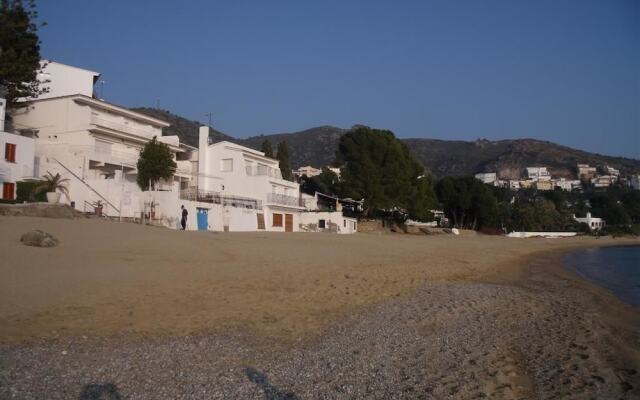 Agi Verones Platja