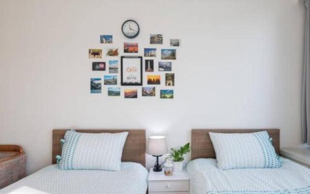 Cozy Cinema house with rooftop @ Hongdae