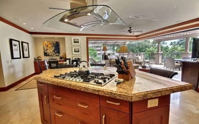 Loas Lani - Three Bedroom Estate