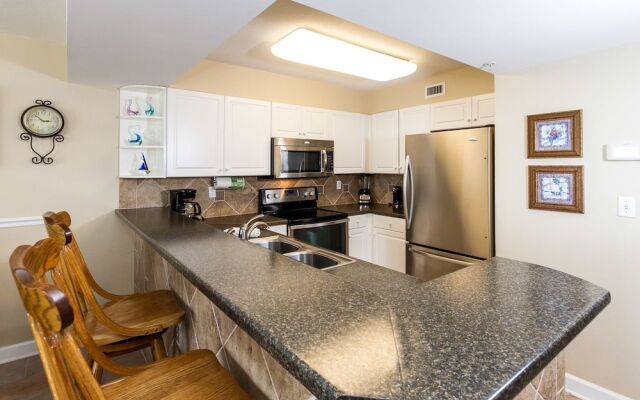 Pelican Isle 502 by RedAwning