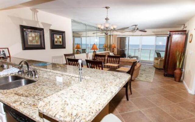 Islander 5003 by RedAwning