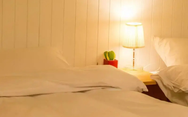 Lane 321 Hostel
