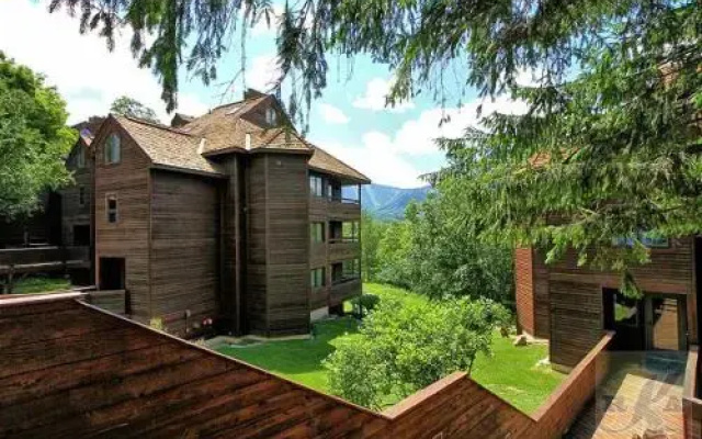 Highridge Condominium Unit B11