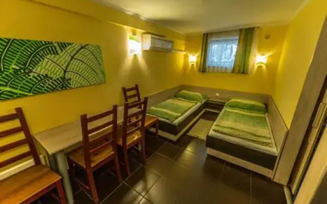 Caesar Apartments And Rooms