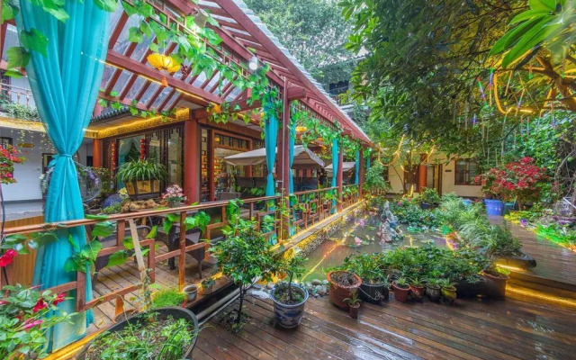 Lijiang Shishan Zhuyuan Hotel