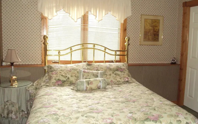 12 Southridge Drive - Three Bedroom House