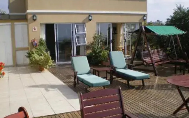Dolphins' Playground Beachfront B&B