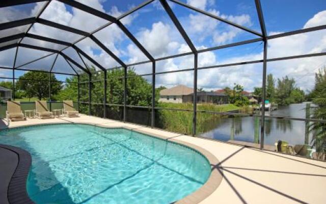 Waterfront Villa Sw Cape Id1717