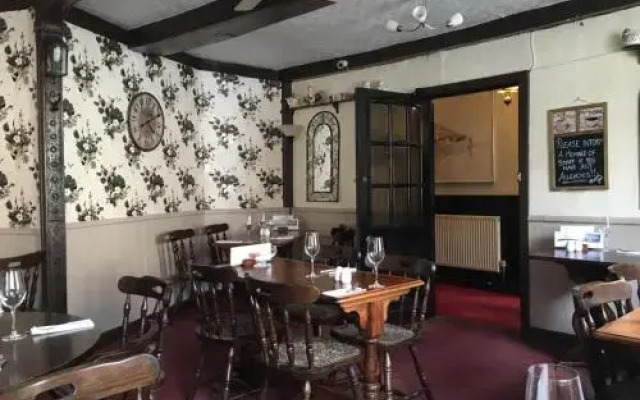 Anglebury House