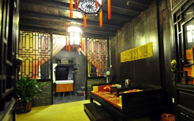 Fenghuang Qingke Guzhen Hotel