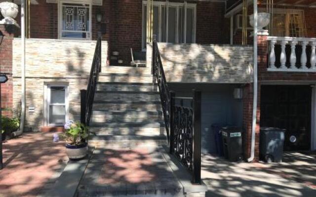 Lovely Garden Apt. NYC