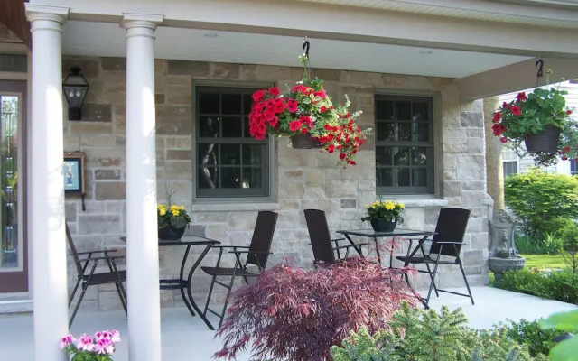 The Porch and Pillow