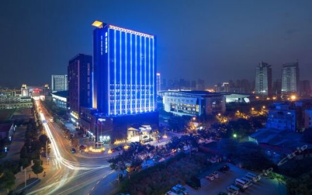 Ganzhou Lanpu Hotel