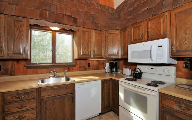 Snow Flurry by RedAwning