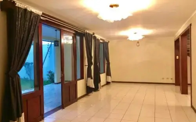 Mango Boulevard Hotel