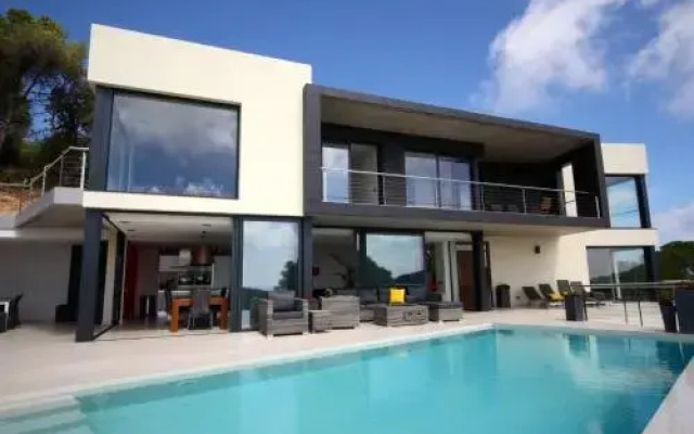 Villa La Riviera
