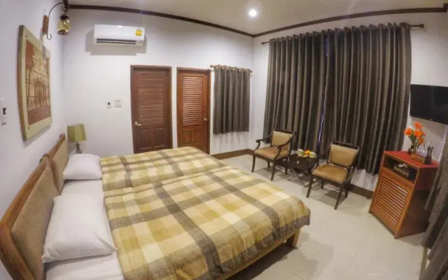 Chandra Varin Hometel