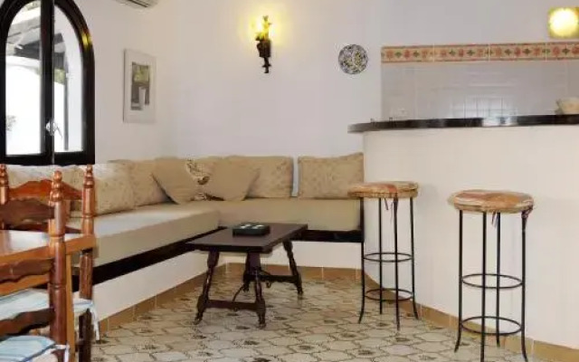 Calador Studios & Apartments
