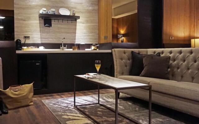 Le Charm Suite