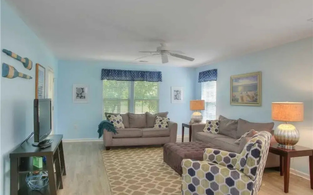 River Oaks Fairways 10-B