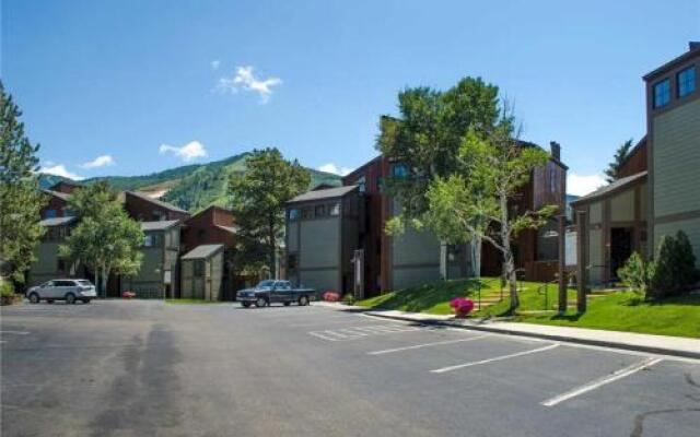 West Condominiums - W3502