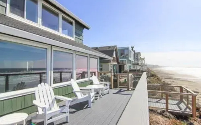 The Perch - 4 Br home by RedAwning