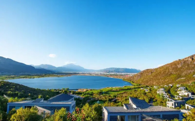Lijiang Yulong Villa Hotel