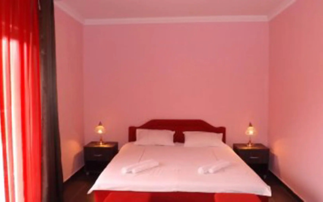Guest House West Gate