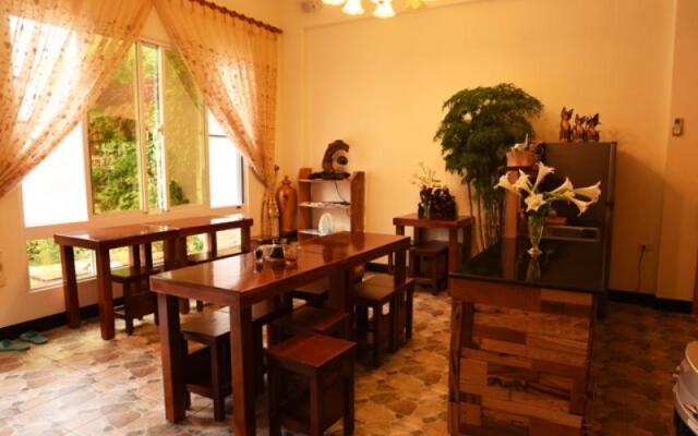 Half Leisure Bed and Breakfast
