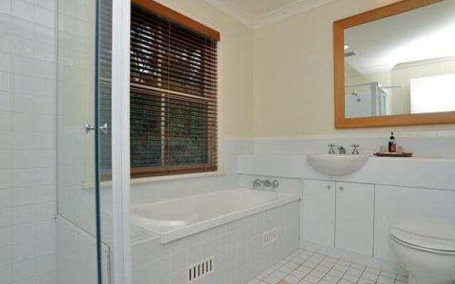 Villa Executive 2br Shiraz Resort Condo located within Cypress Lakes Resort (nothing is more central)