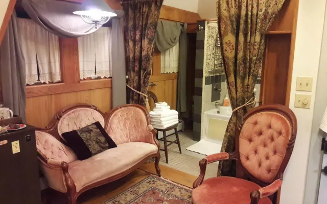 Barclay Heights B&B at Smythe House